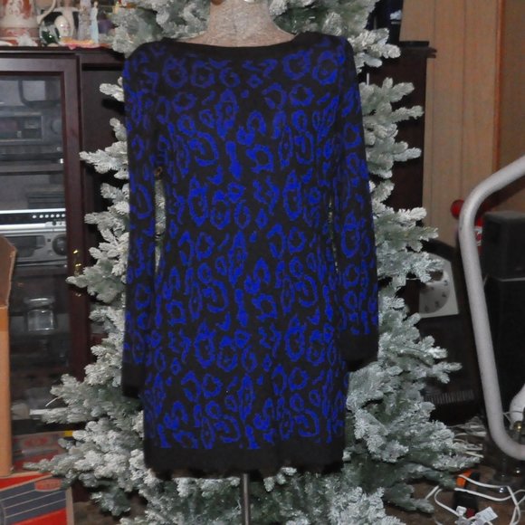 Melissa Paige Dresses & Skirts - Melissa Paige Lightweight Sweater Dress